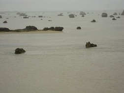 黄砂にかすむ下地島の奇景